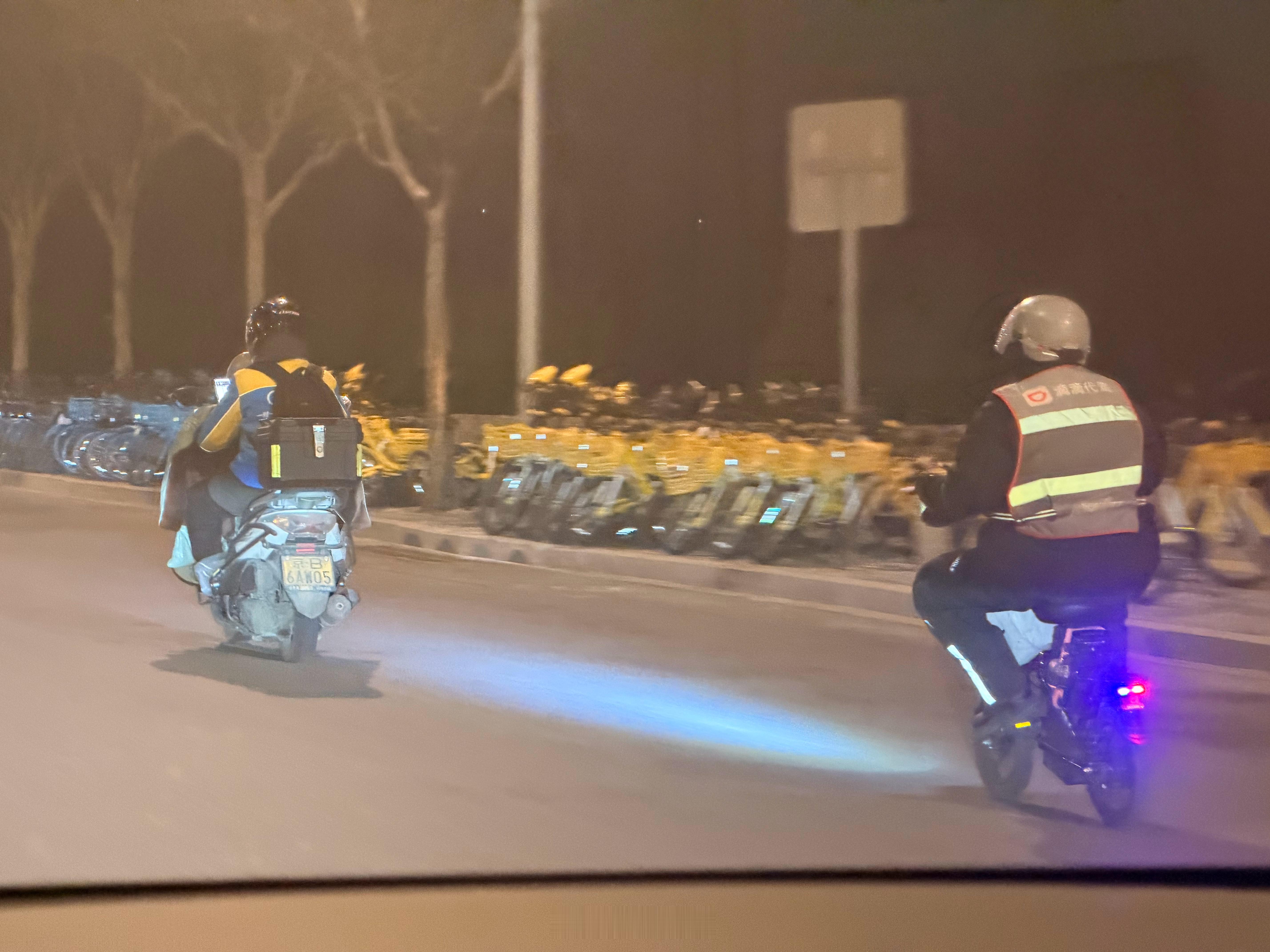 劳动人民万岁！ 