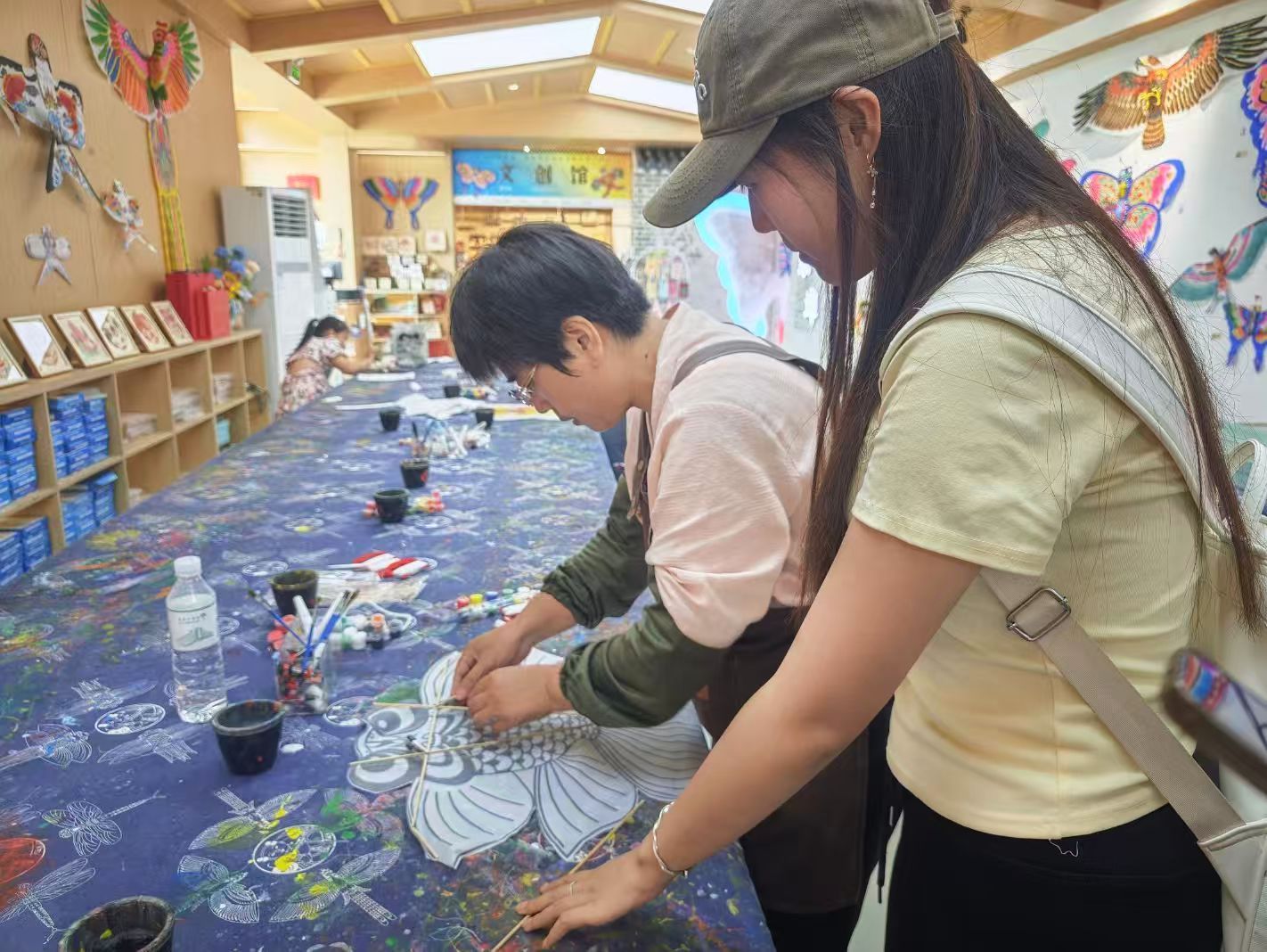 秦岭笑谈  鸢舞年画乡，曲园学子探寻非遗守正与创新山东学子实践青春行 曲阜师范大