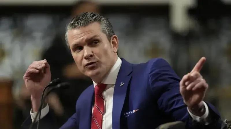 【美国战争部长： 短期内不能实现和平，将让俄罗斯付出代价】

10月15日，美国