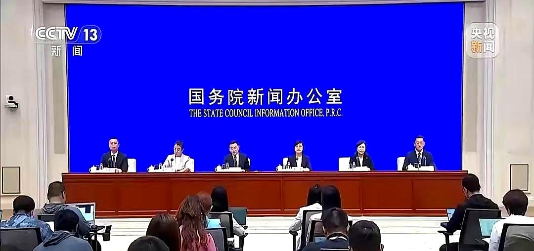 全国这次真是动了真格，三十万人说清退就清退，很多人一听都愣住了。
5月21号发布