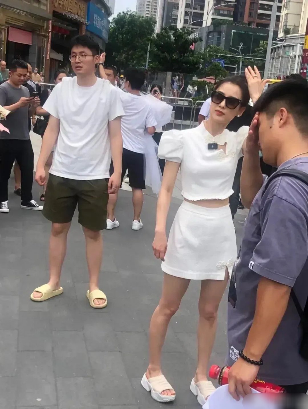 天呐，这身材，是真不像生了两个娃的 ​​​
