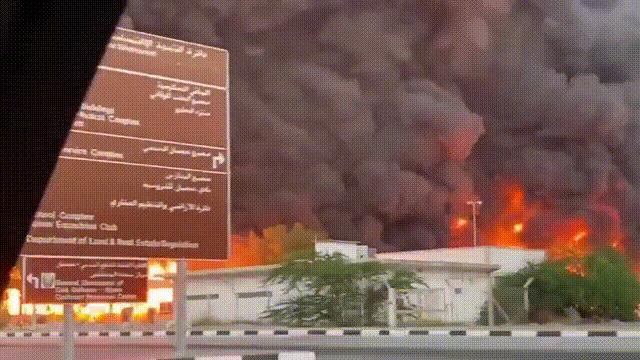 迪拜国际机场油罐遭到无人机的袭击，燃成大火