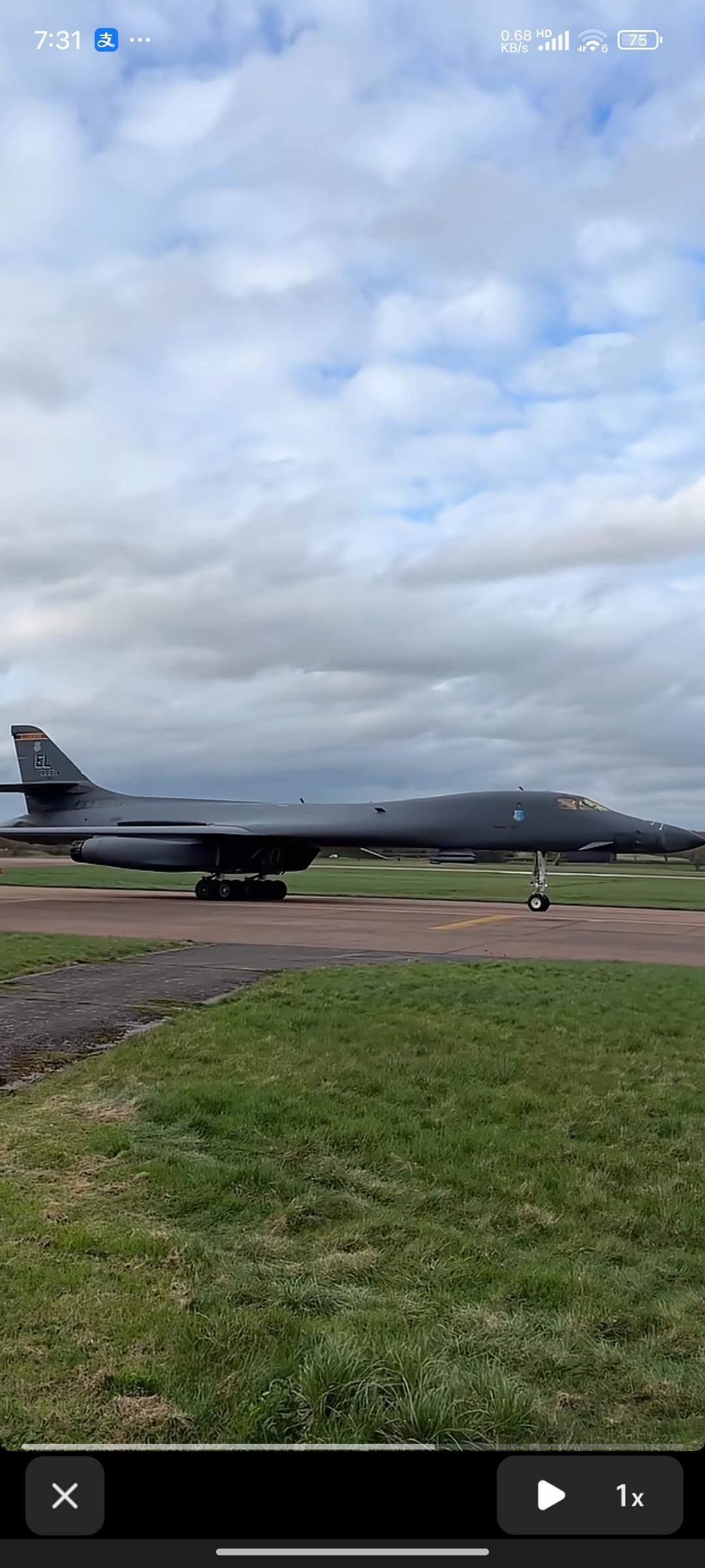 美国空军第28轰炸机联队 B-1B“枪骑兵”战略轰炸机（尾码EL）在英国皇家空军