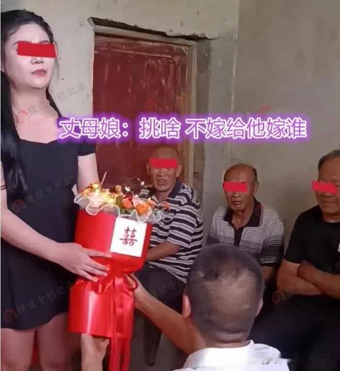 “亲上加亲？”陕西，女子婆婆病逝后，她见公公整日愁眉不展，于是她灵机一动，打算将