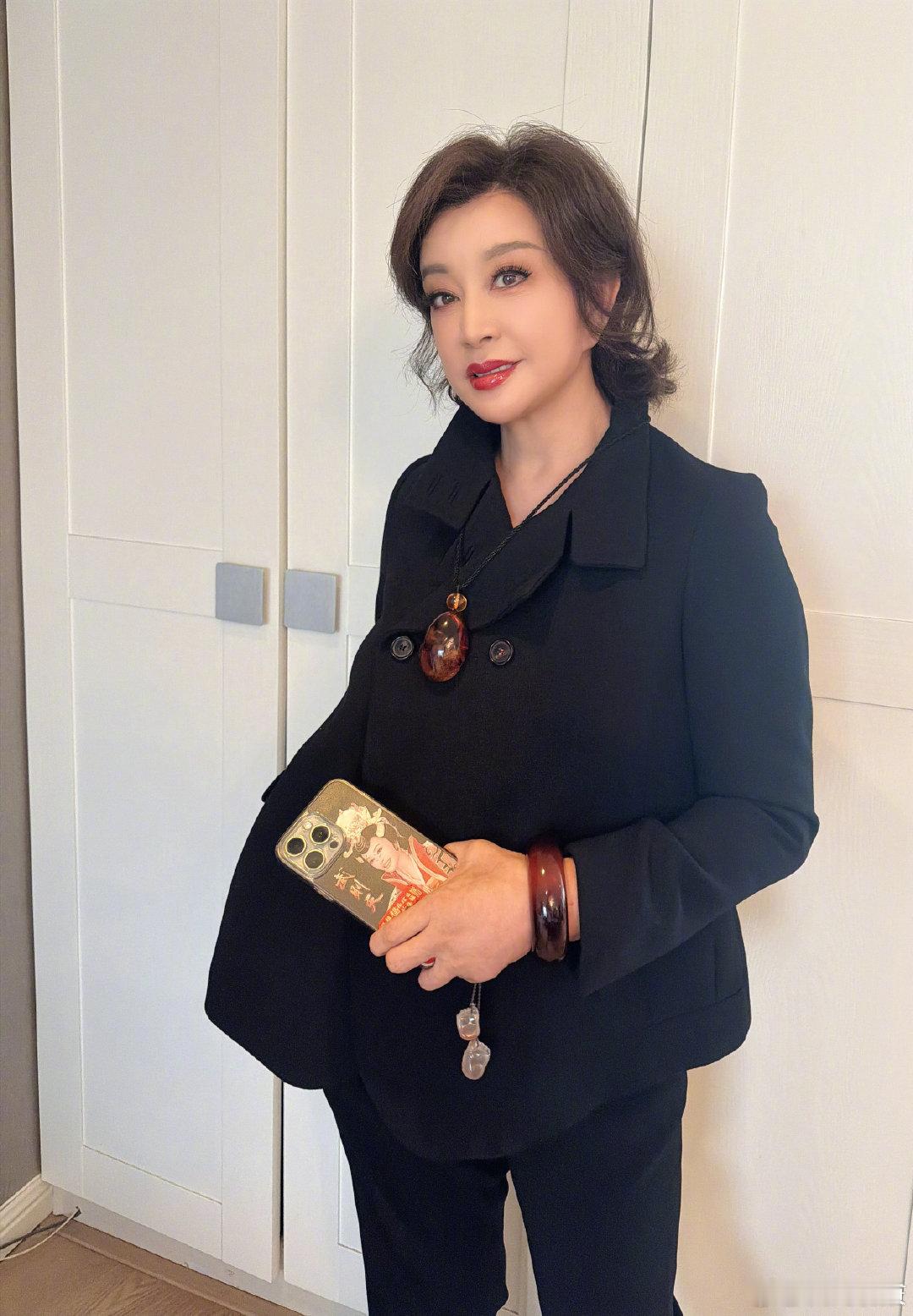 刘晓庆北京线下活动刘晓庆参加线下活动 刘晓庆参加线下活动，期待活动见面 ​​​