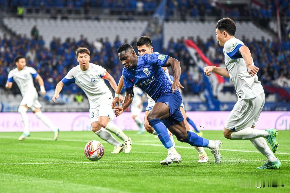 中超-谢鹏飞独造3球 申花4-1武汉取五连胜
北京时间4月9日，中超联赛第5轮，