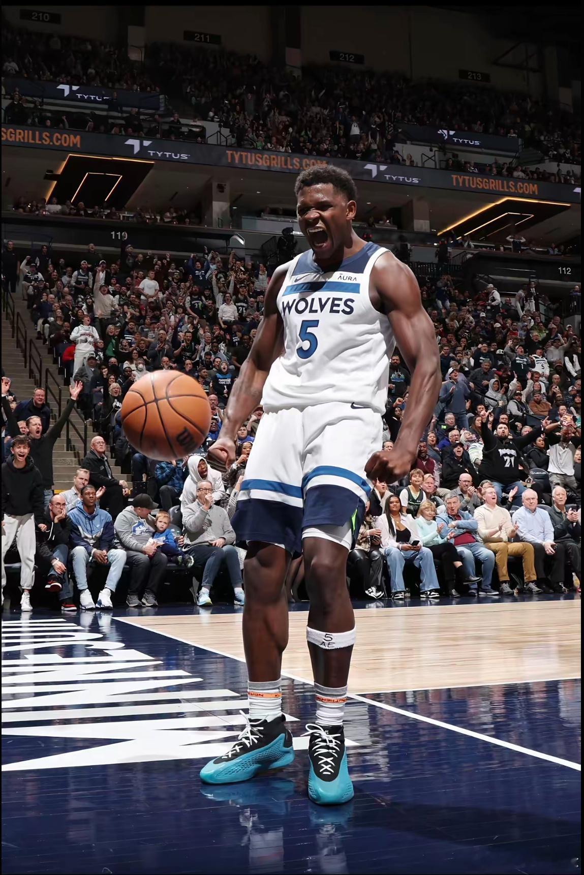 5次40+追平东契奇！华子21中15狂轰高分，奈何队友集体哑火空砍💔这场西部卡