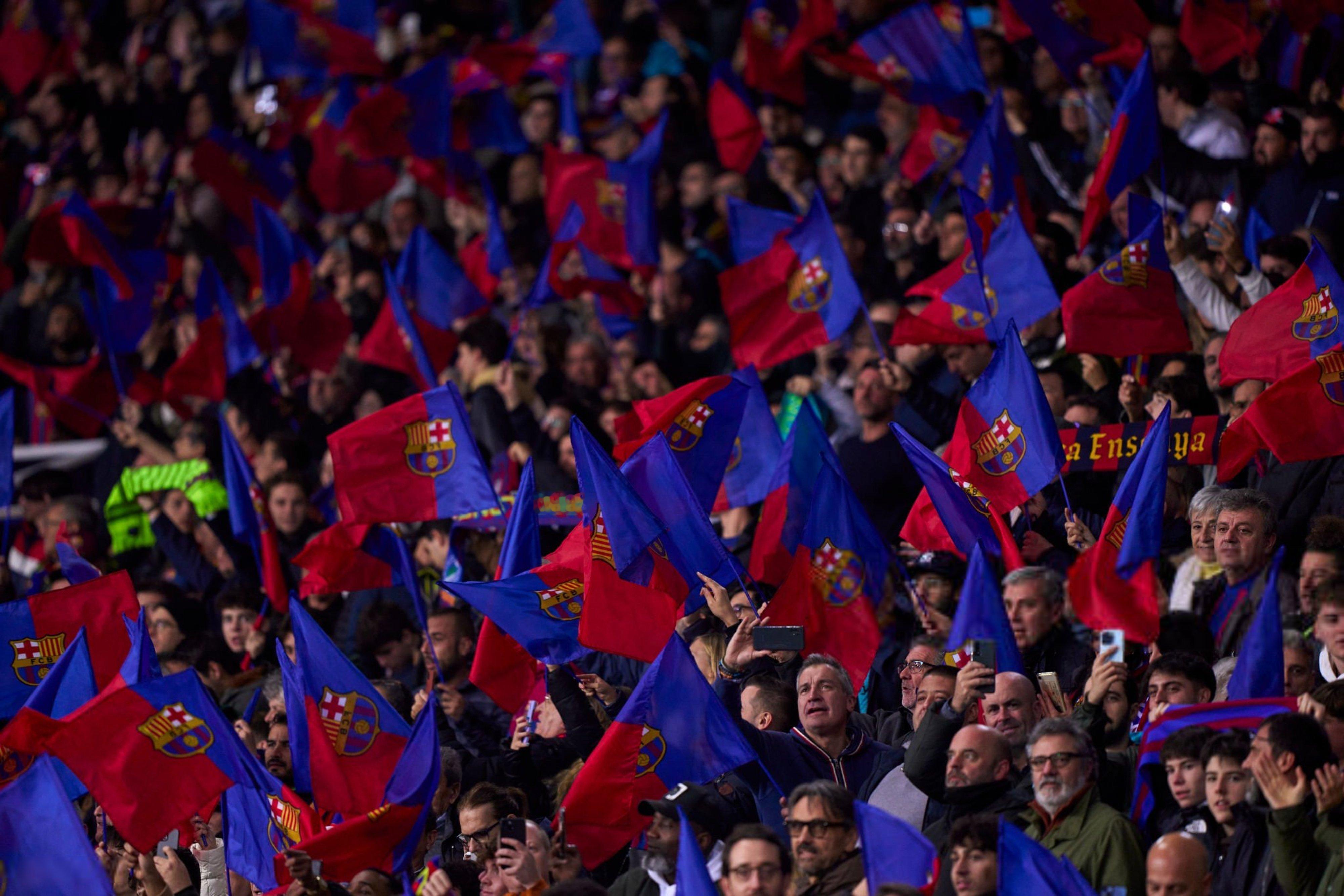 官方：俱乐部要求所有参加毕尔巴鄂竞技比赛的会员和球迷在比赛期间穿着巴萨球衣——球