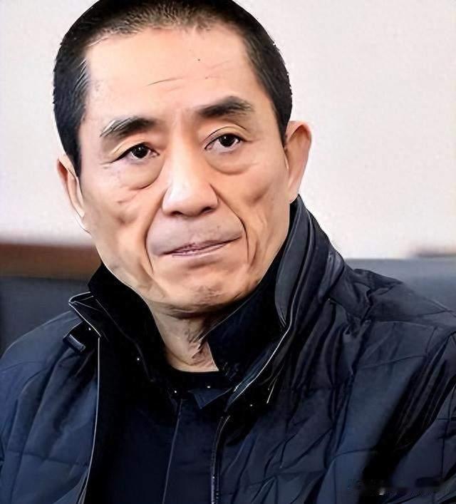 传全家移民美国？张艺谋真实身份官宣