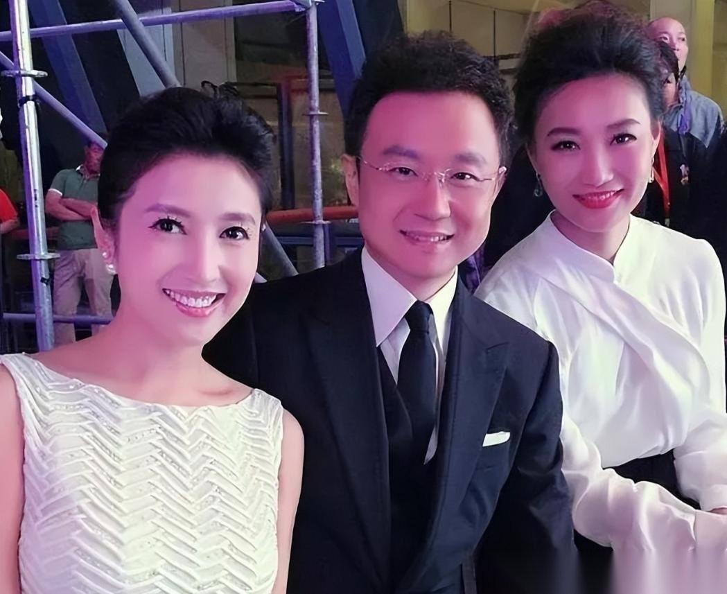 2017年，著名主持人刚强向春妮求婚，春妮表示：“结婚可以，但是咱先说好，我不会