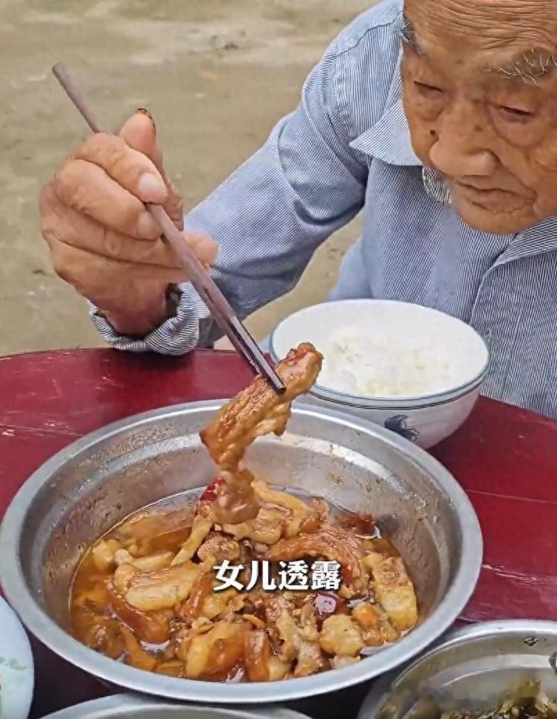 事实证明，要想健康长寿，心态最重要，不在于吃荤吃素，不在于静养还是运动；也不在于