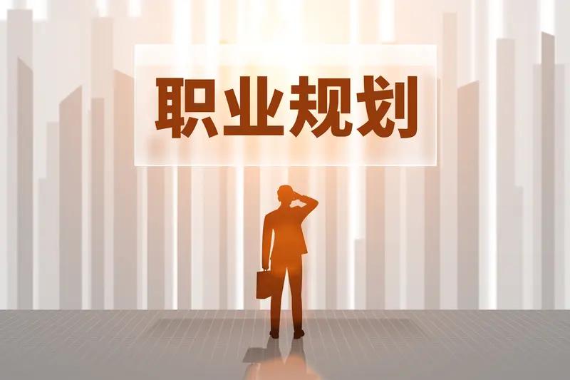 若想成为火箭军军士长，需明晰这漫长的职业发展之路。从义务兵成长为军士长，有着16