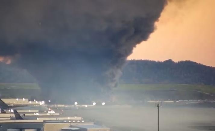 【美货机坠毁细节披露：飞机起飞时左翼起火 引擎脱落】当地时间5日，美国国家运输安