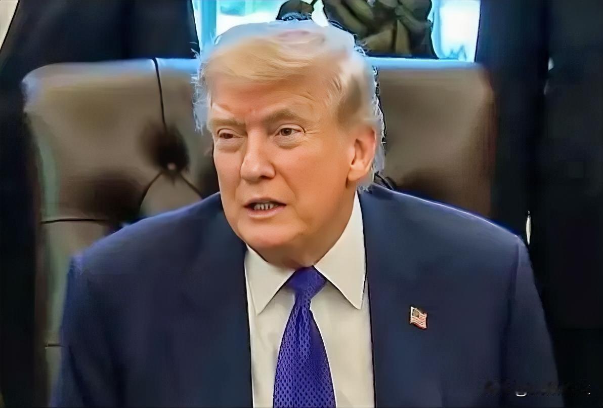 特朗普:“哥伦比亚总统佩特罗过去这一两个月非常好，他之前确实批评我，但我们在委内