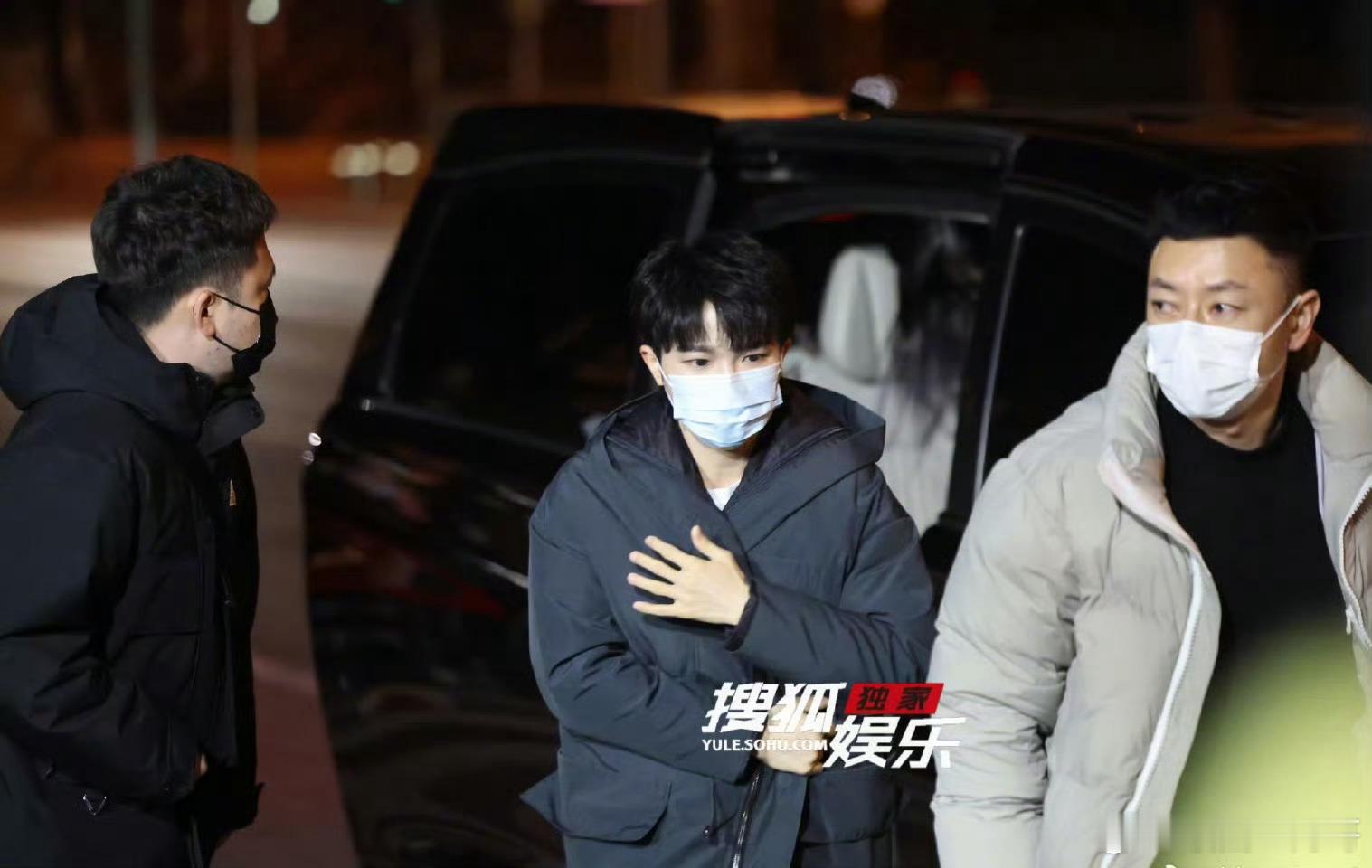 周深现身央视习惯了每年这个时候在央视看到周深