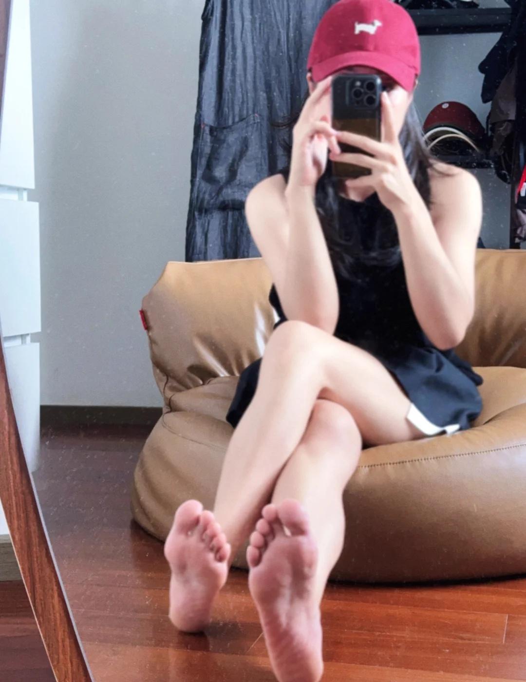 清库存
氛围感对镜拍 脚