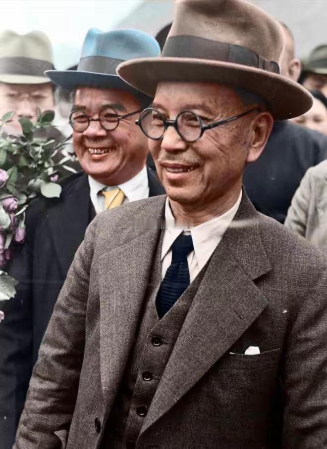 1940年，陈嘉庚一行到了延安，受到了热情的招待。毛主席请他吃饭，餐食十分简单：