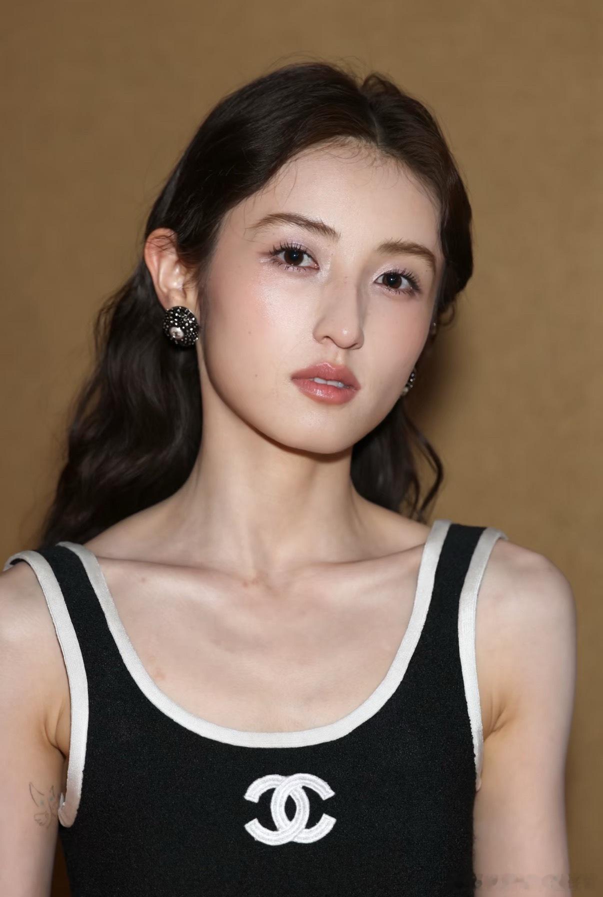 复古甜妹既视感拉满灵动俏皮又带着法式复古的优雅少女感和高级感平衡得刚刚好～第一次