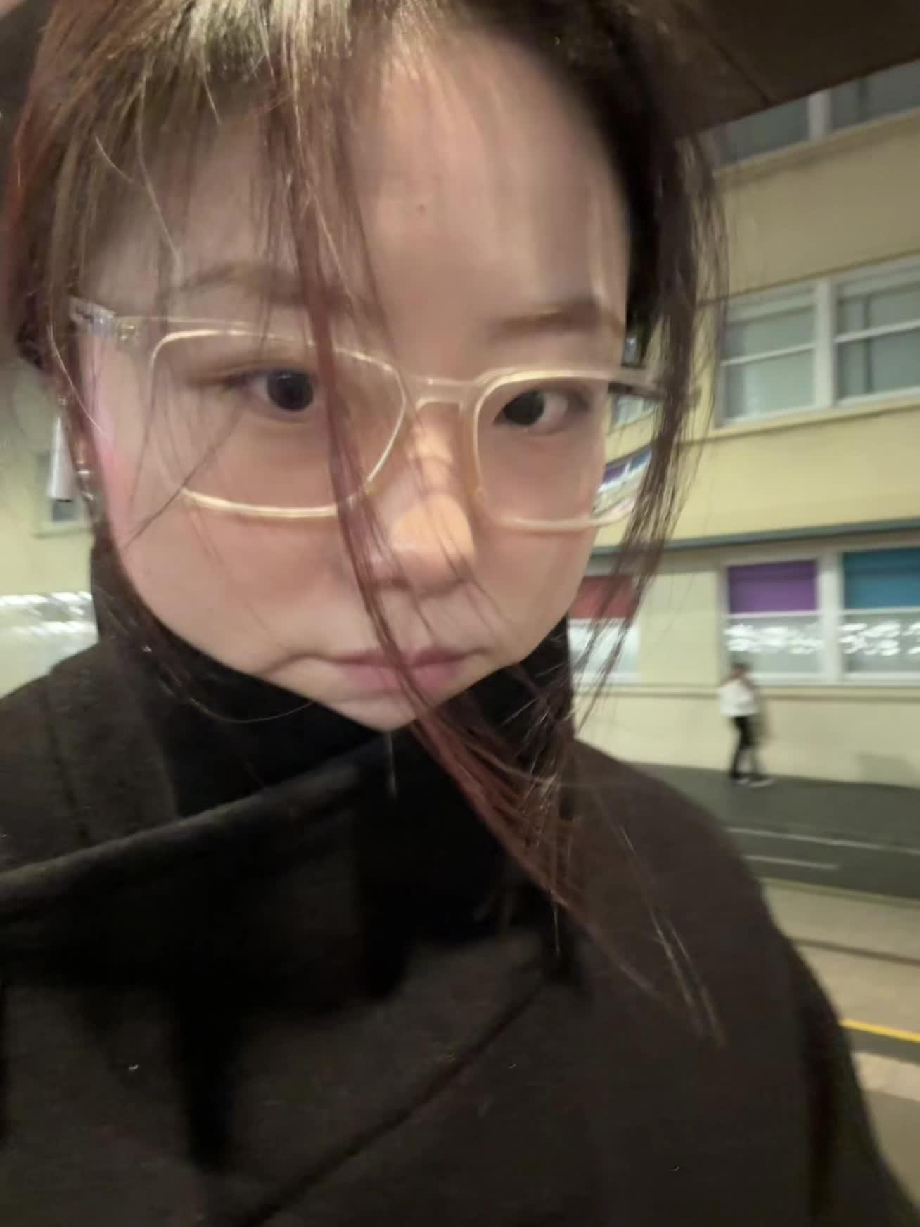 要永远热爱自己欣赏自己接纳自己，才能有溢出来的爱给别人，而不是从别人身...