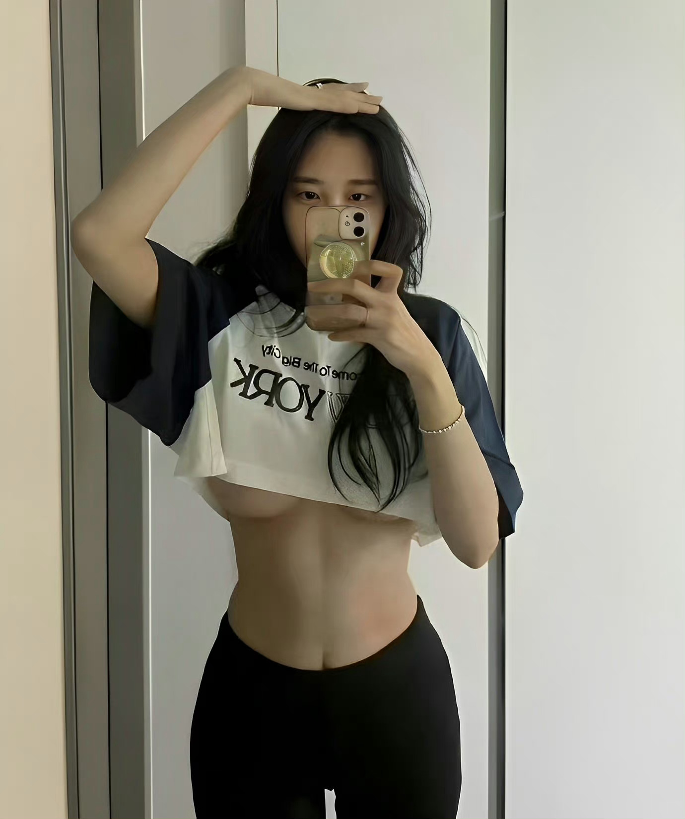 你会介意你女朋友这样穿出门吗？ ​​​