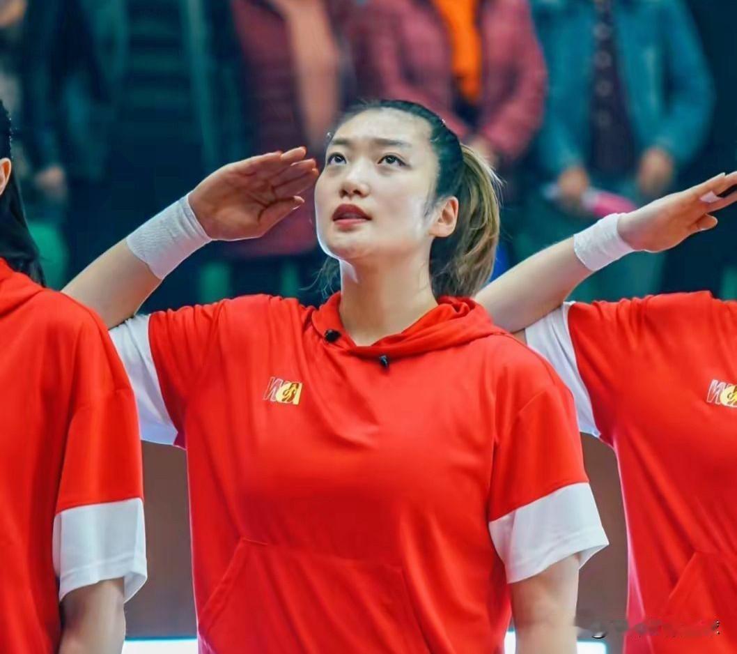 中国女篮的三分球水平如何中国女篮的水平就是一般水平，中国女版库里张敬一三分球投的