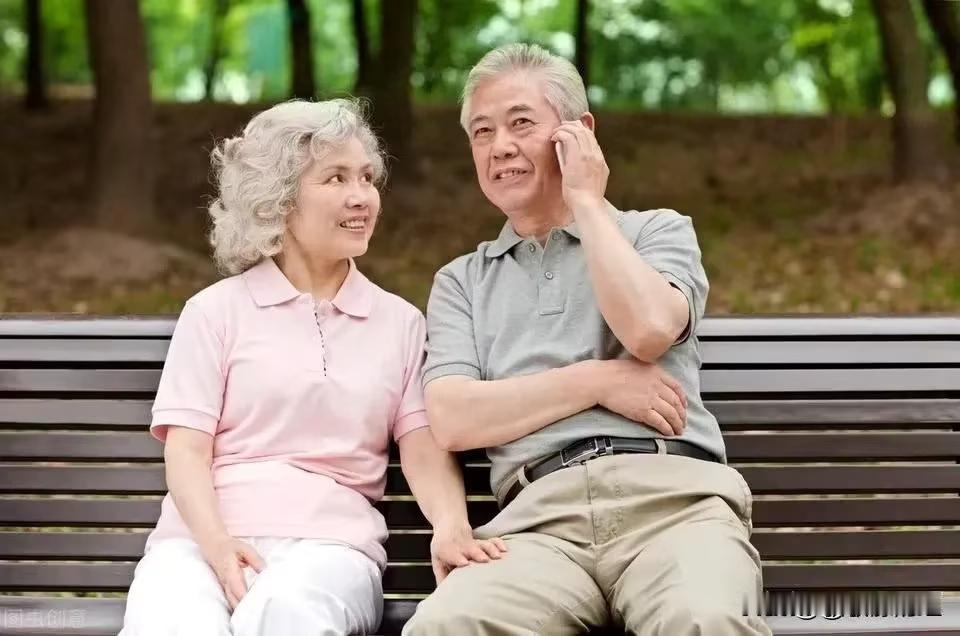 老人不愿与子女同住的核心原因是包括生活习惯冲突、心里需求变化及社会养老观念革新。