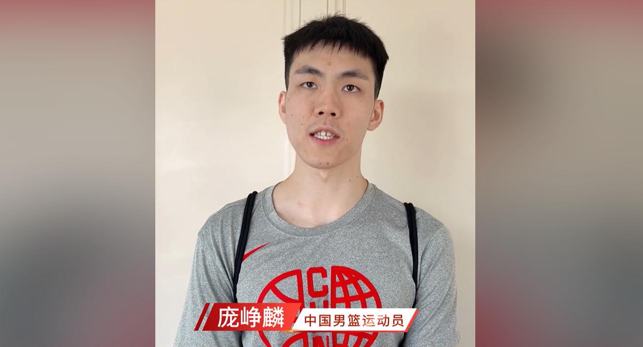 庞峥麟措手不及！

今天上午，CBA选秀大会如期开启，江苏男篮用二号签选中来自太