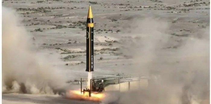 美军投掷2500枚卫星制导炸弹，就相当于伊朗发射了10000枚弹道导弹。

武器