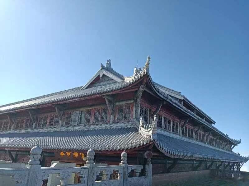 你相信佛说的佛理呢？那你就要先按照佛所说的去做。先保持住不思善，不思恶的本来面目