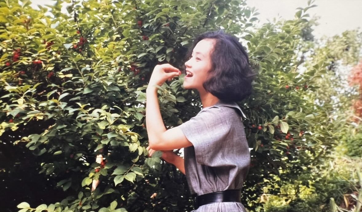 Bubble💭：在IG上炫耀了一下我妈妈：找了一下照片 在vlog上说是吃苹果