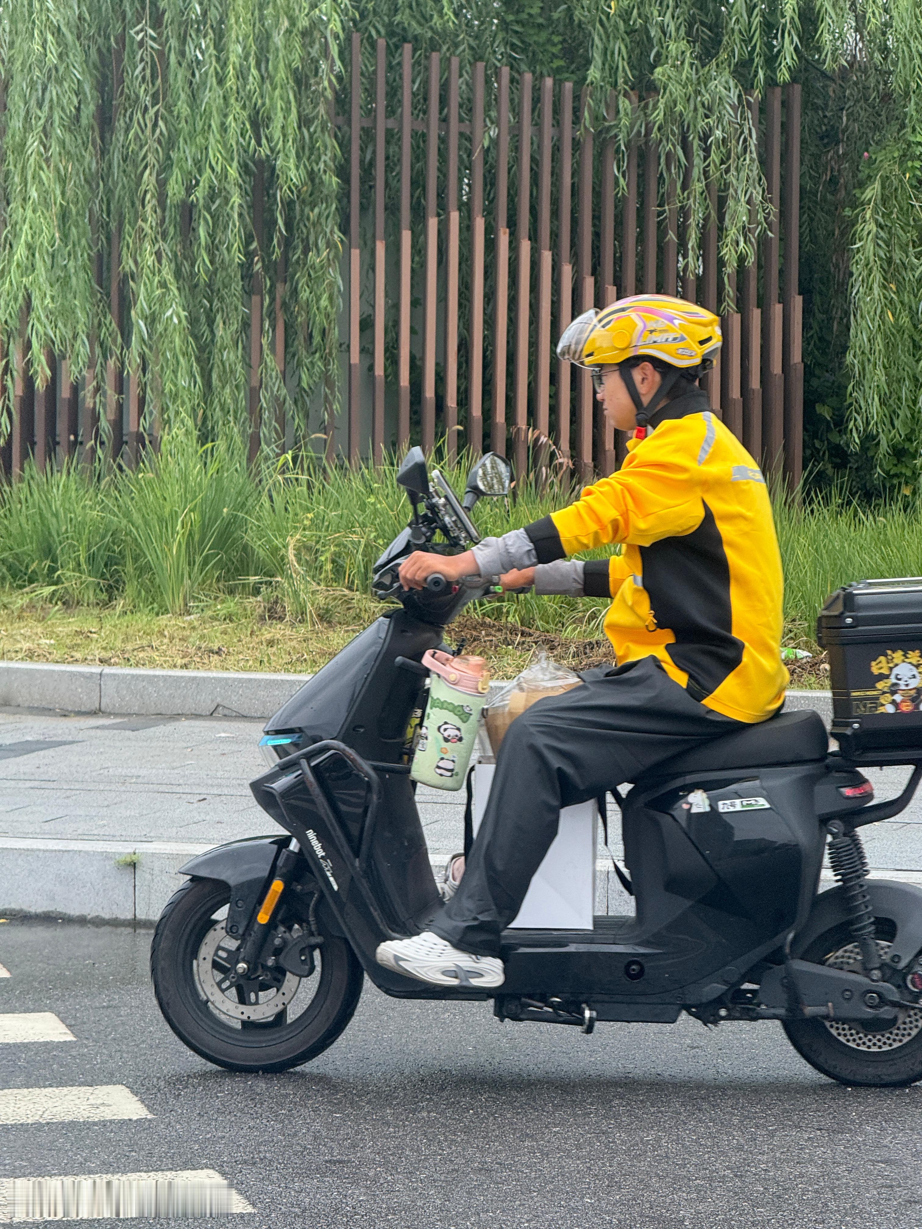 电动车🛵的小蓝灯🈲吗？智驾小蓝灯将被禁用