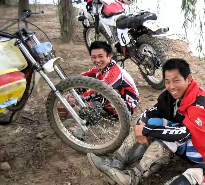 万万没想到

第一个为张雪正名的不是他师傅，更不是后援会

而是，浙大郑强教授，