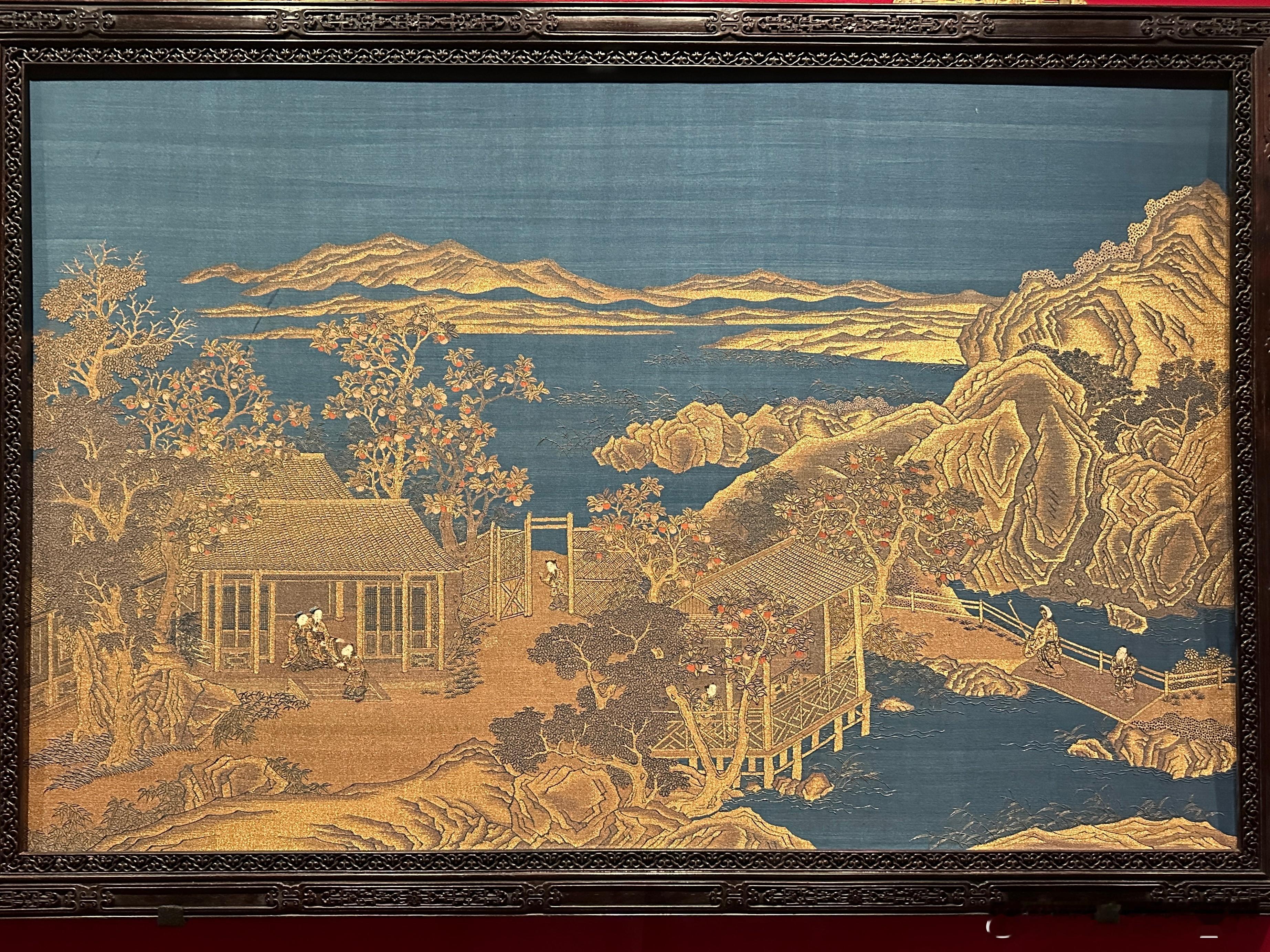 紫檀木边框缂金线加绣山庄果园图挂屏清（公元1644-1911年）故宫博物院藏挂屏