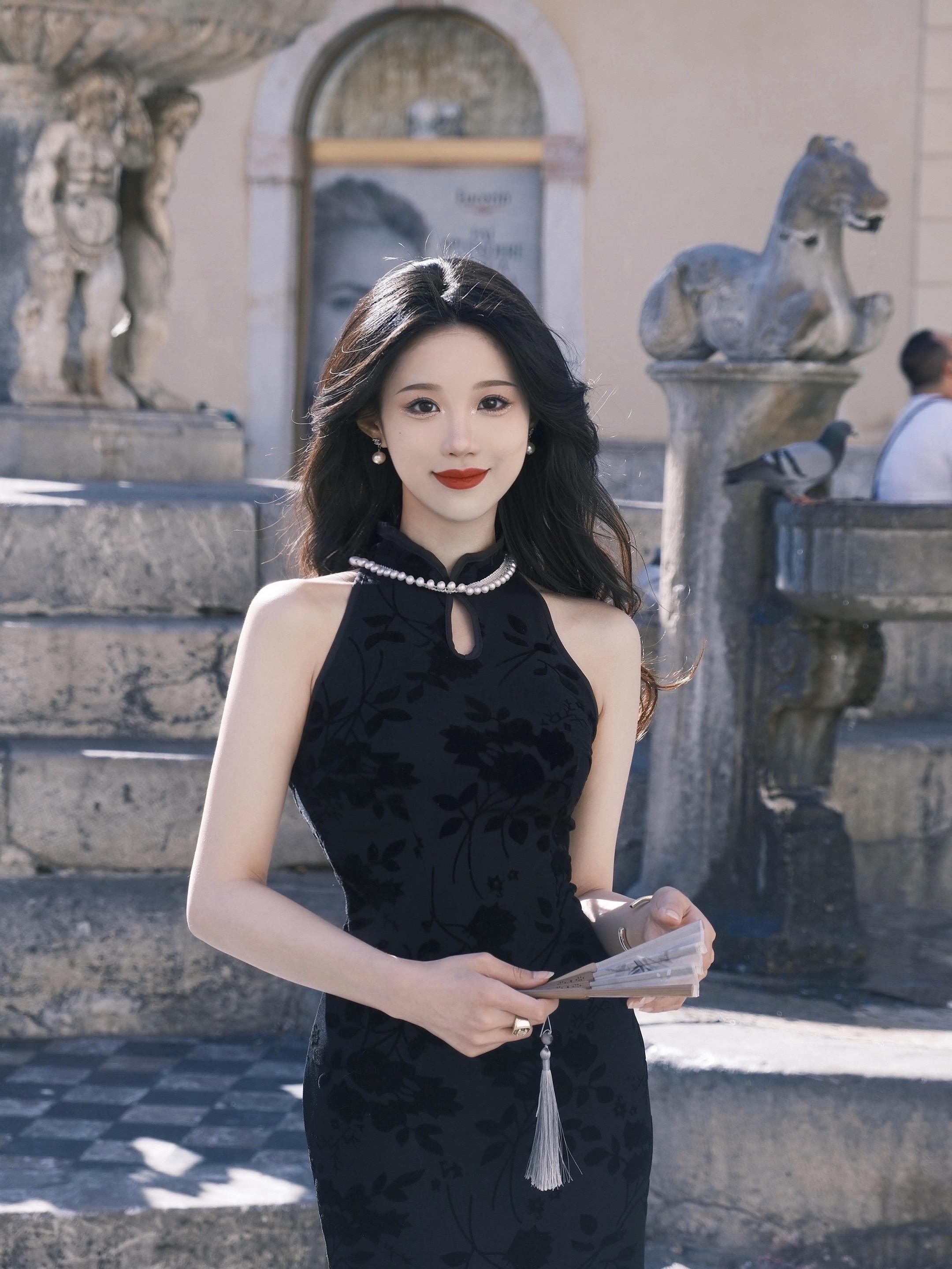 跟着红尘 跟随我浪迹一生。“西西里小镇上来了个中国女人”