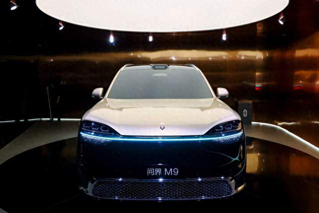 问界M9：技术驱动下的国产豪华新标杆