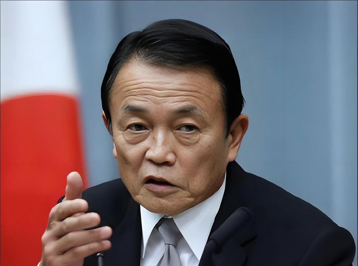 支持率暴跌 5.5% 还不够？高市瞒着麻生赌选举，太上皇掀桌换人！

日本《每日