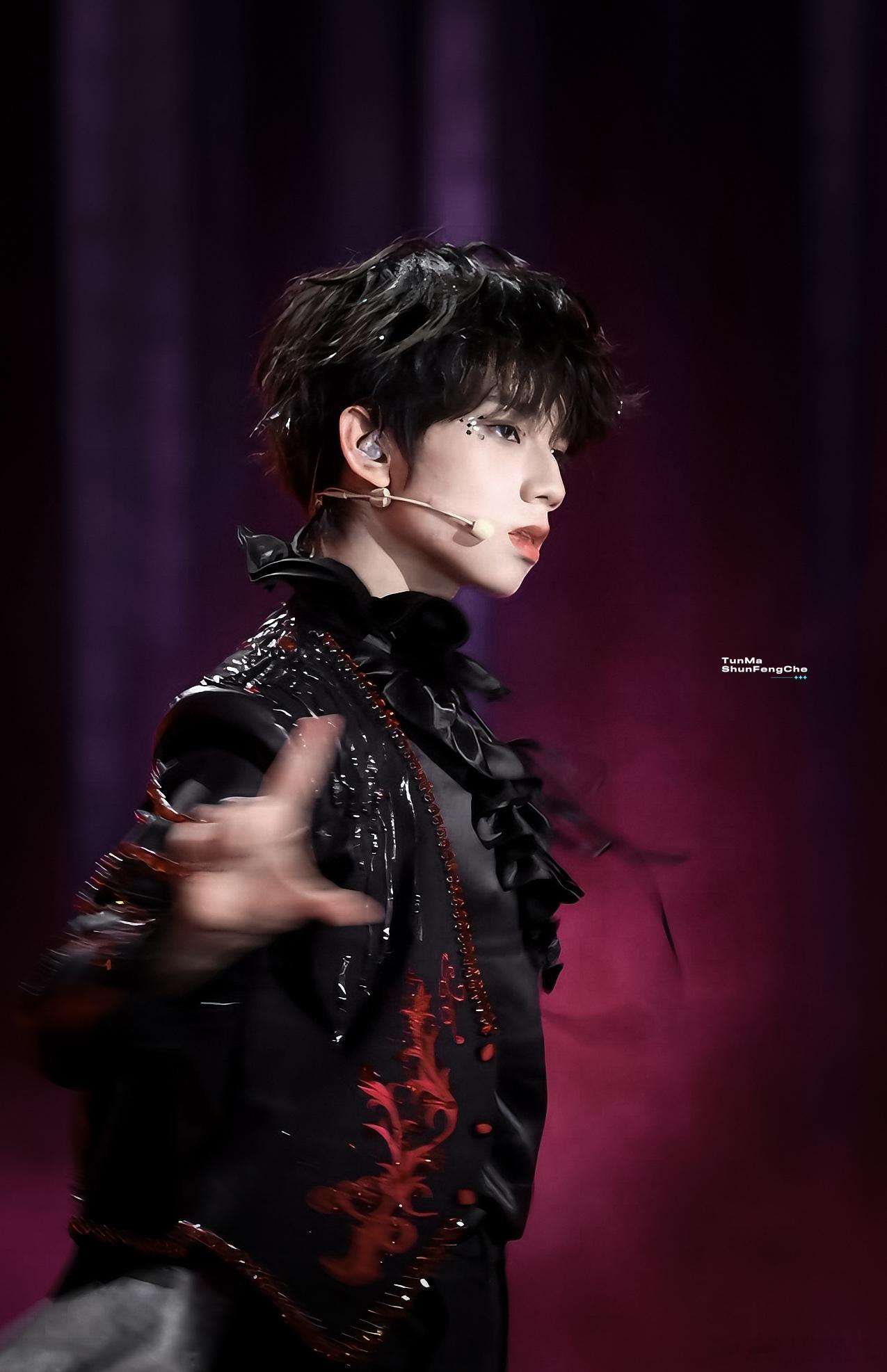 王橹杰就是这么帅这么萌吧，欢迎了解大帅哥