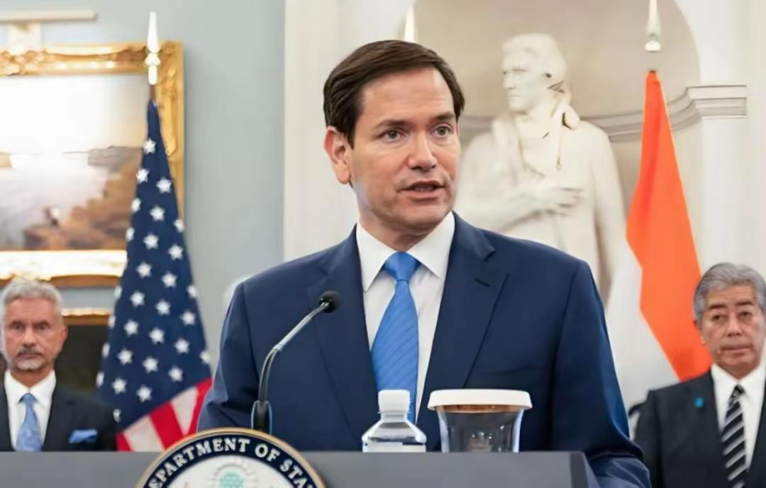 卢比奥是“俊杰”，因为他“识时务”！
        最近全网热议：曾经的美国反