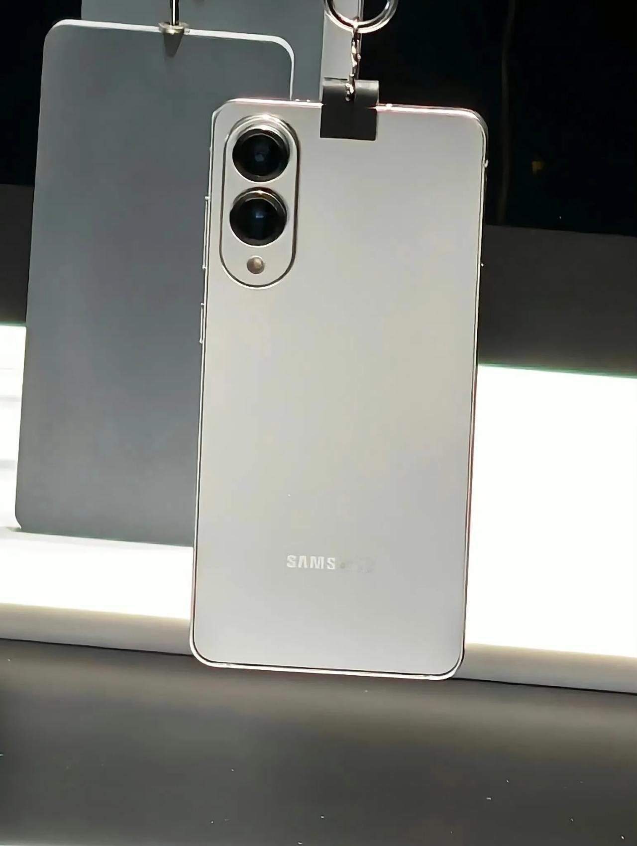 三星 Galaxy S25 Edge通过认证，3900mAh电池+25W充电！