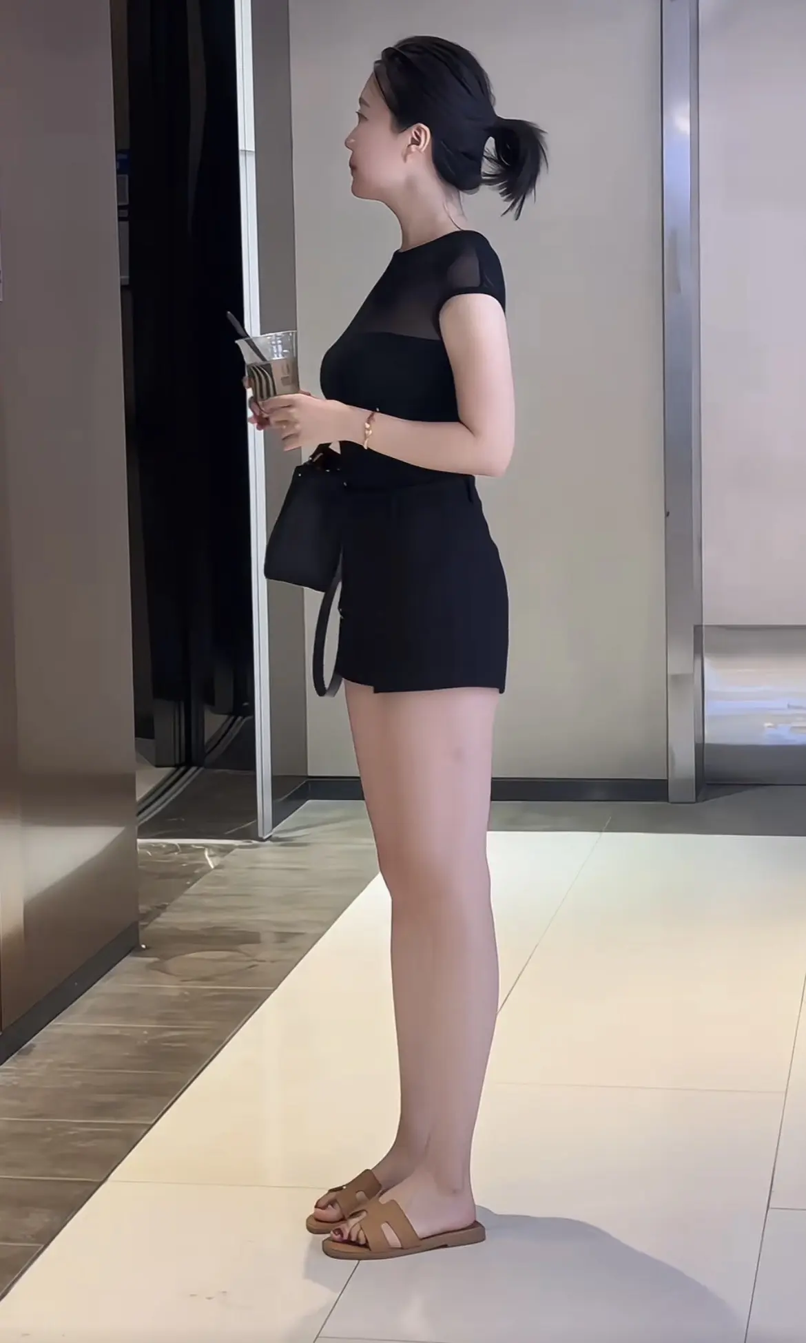 来来去去都是过客，何必千千结！人生就是一个过程，何必认真！