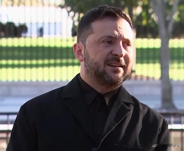 真的是亦步亦趋！23日，泽连斯基突然表示，与俄罗斯进行任何形式的领土交换，都是不