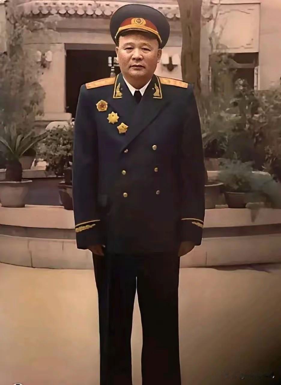 八年抗战只打了三年，解放战争一仗没打，他凭啥授开国大将？
 
这个人就是徐海东，