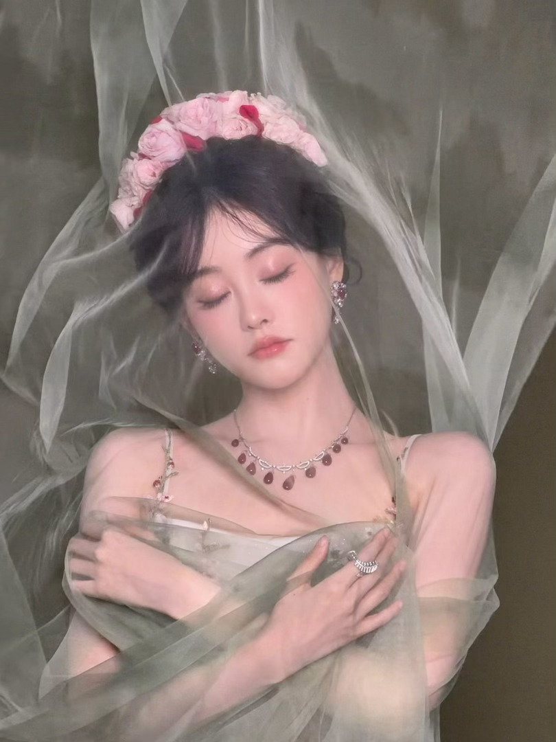 祝绪丹吊带繁花裙祝绪丹繁花蓬蓬裙微博视界大会微博视界大会星光闪耀！祝绪丹吊带繁花