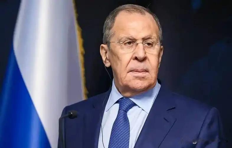 普京抛出核军控延长期限，中美俄三角博弈暗流涌动！
最近国际军控圈儿突然起了个大波