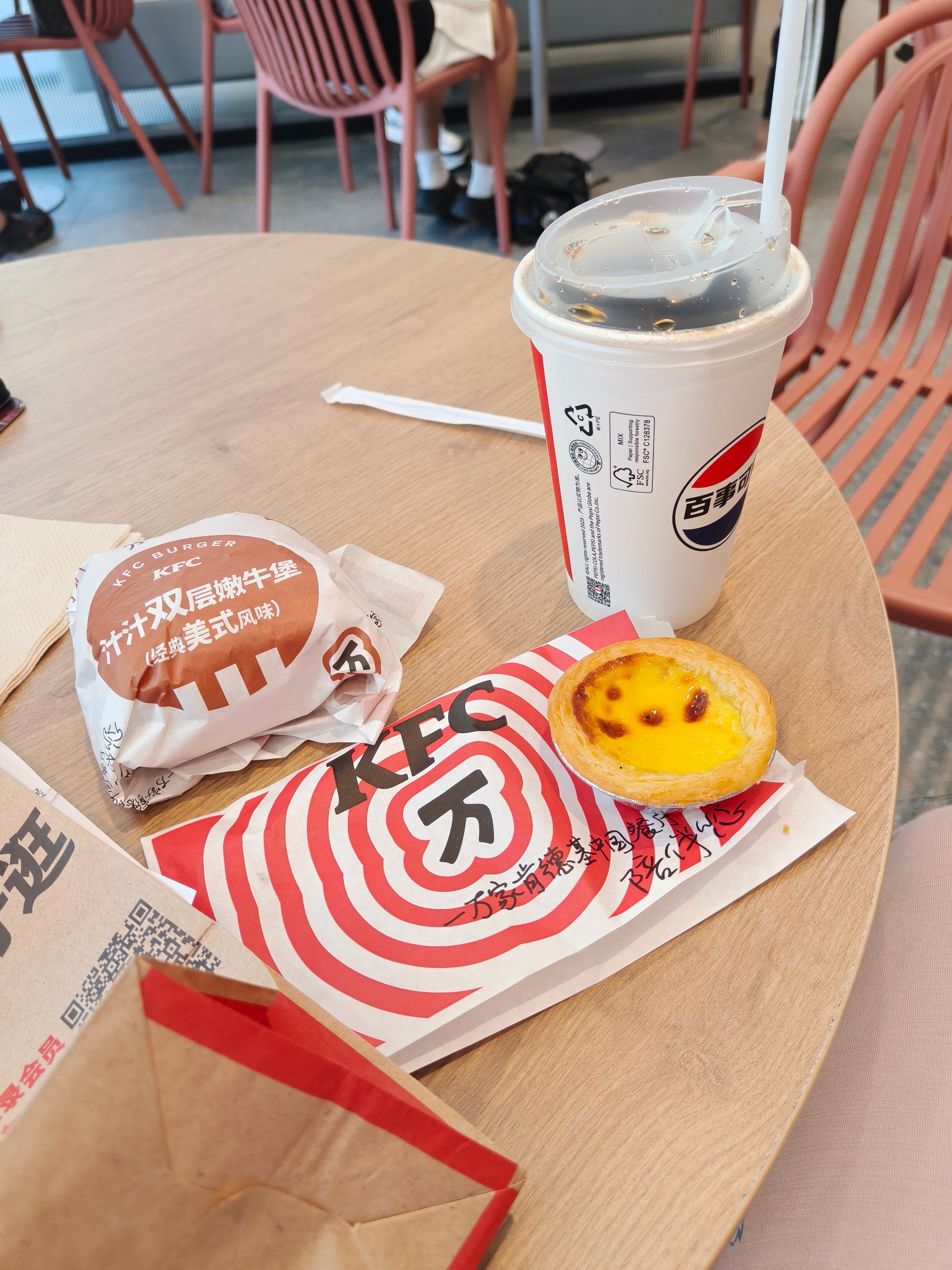薛晓开KFC了。可以可以 ​​​