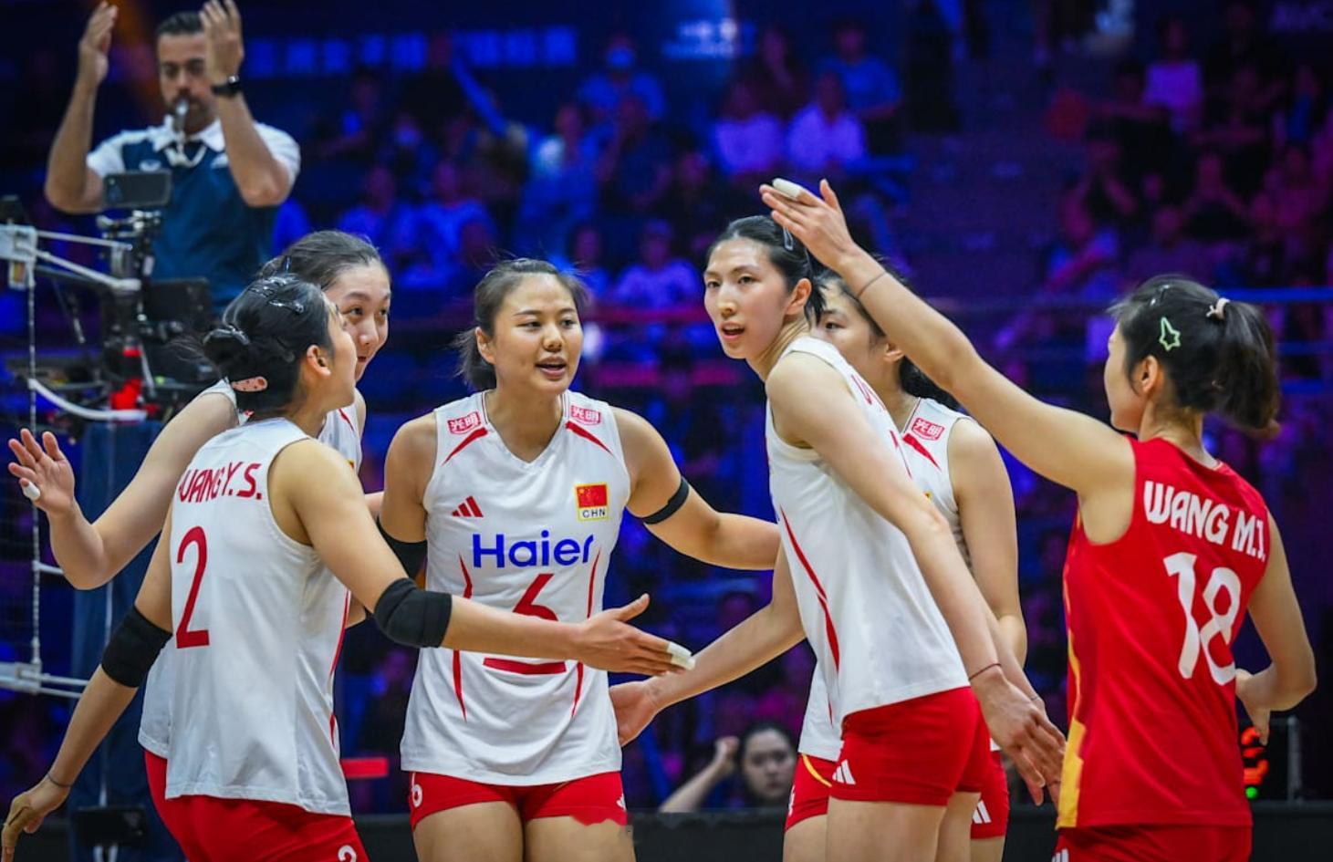 今晚结束的一场女排亚锦赛小组赛，中国女排3比0战胜中国台北女排，小组赛三战全胜晋