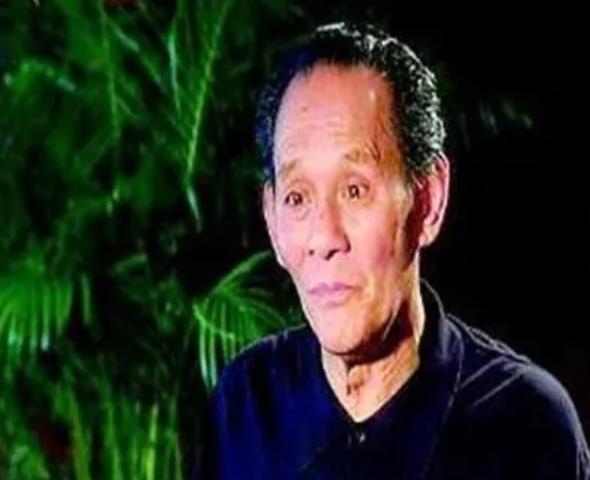 1946年，兰格庄阵地，神枪手魏来国击毙70多个敌人后，被敌人一枪“诱”出战壕，