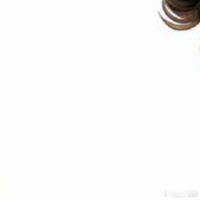 🎐人生除了生死，其余都是擦伤。不必为了一些人和事而耿耿于怀，物来顺应，事过不念