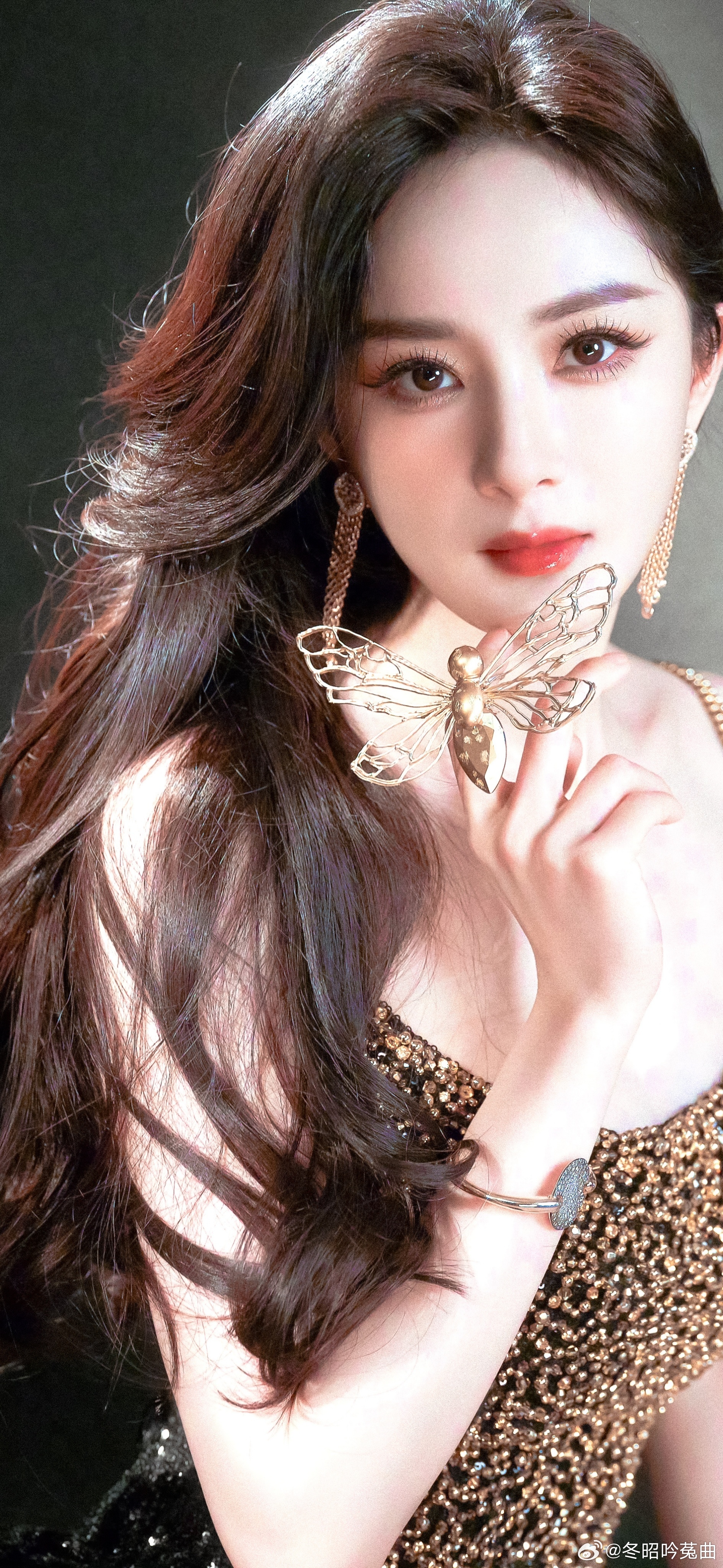 程青松辟谣杨幂百花奖首女配双提杨幂是双提名 他说的另一个女演员是双入围 自己的黑