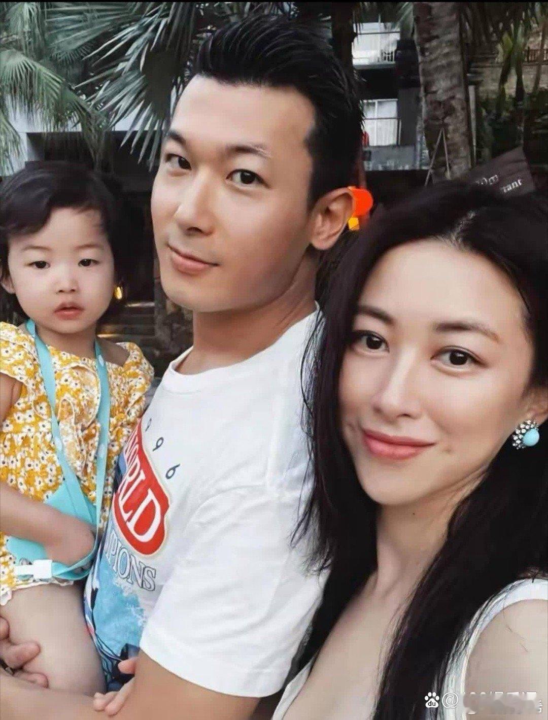 朱珠一家三口去度假，幸福感爆棚！ ​​​